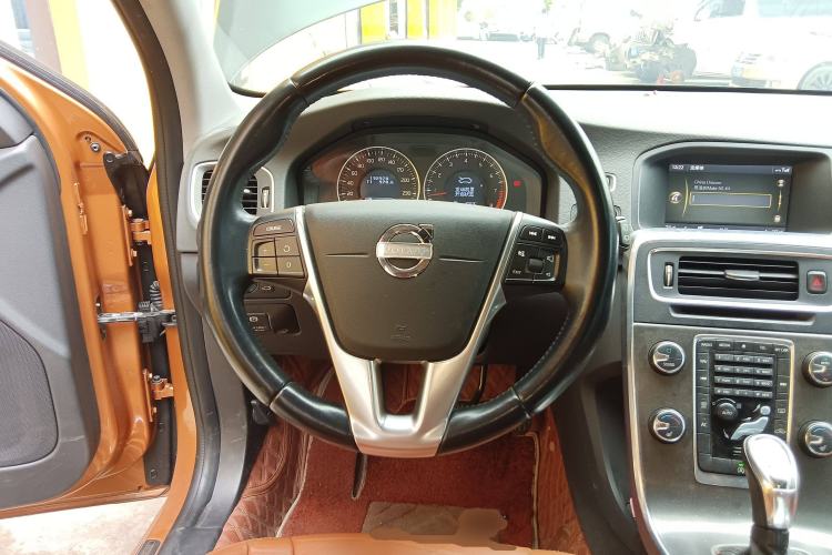 Used Volvo V60 2013 T5 Zhiya Edition