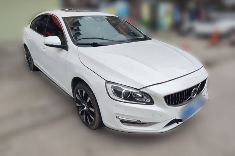 Used Volvo S60 2018 S60L T3 Smart Progress Edition Front Right 45 Deg