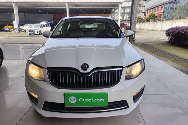 Used Skoda Octavia 2017 1.6L Automatic Smart Drive Edition Front