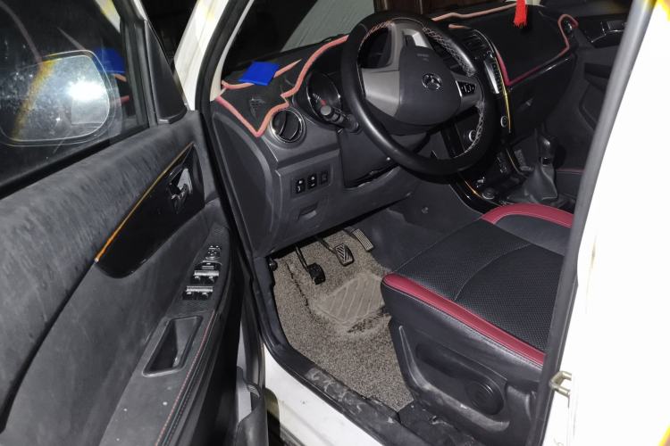 Used HYOSOW S3 2014 1.8L Prestige Version China IV Emission Standard Driver Seat