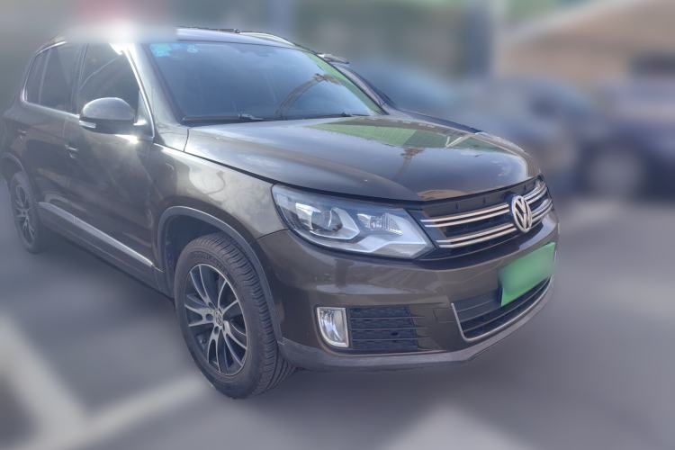 Used Volkswagen Tiguan 2015 1.8TSI Automatic Two-Wheel Drive Luxury Model Front Right 45 Deg