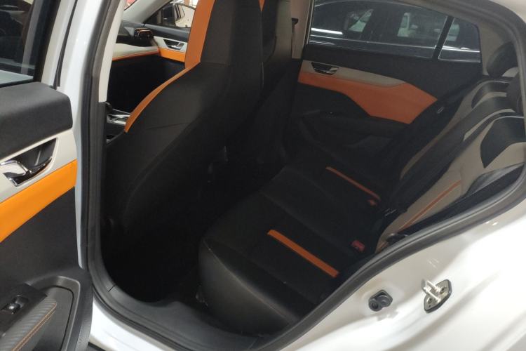 Used Dongfeng Aeolus Yixuan 2023 Mach Edition 1.5L Automatic Chasing Wind Version Left Rear Seat