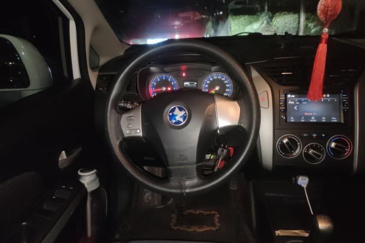 Used Venucia R50X 2015 1.6L Manual Luxury Edition