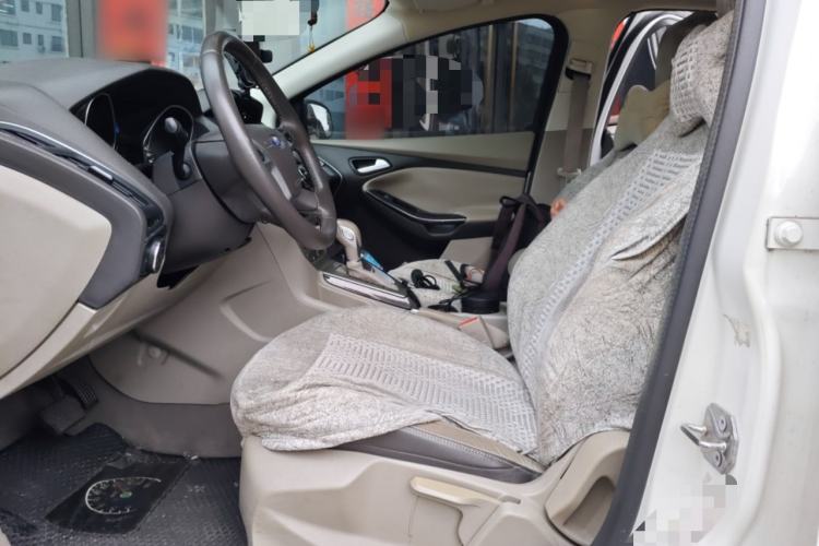 Used Ford Focus 2012 Sedan 1.6L Automatic Fashion Edition