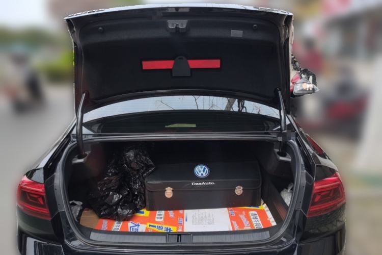 Used Volkswagen Magotan 2020 280TSI DSG Comfort Edition Trunk