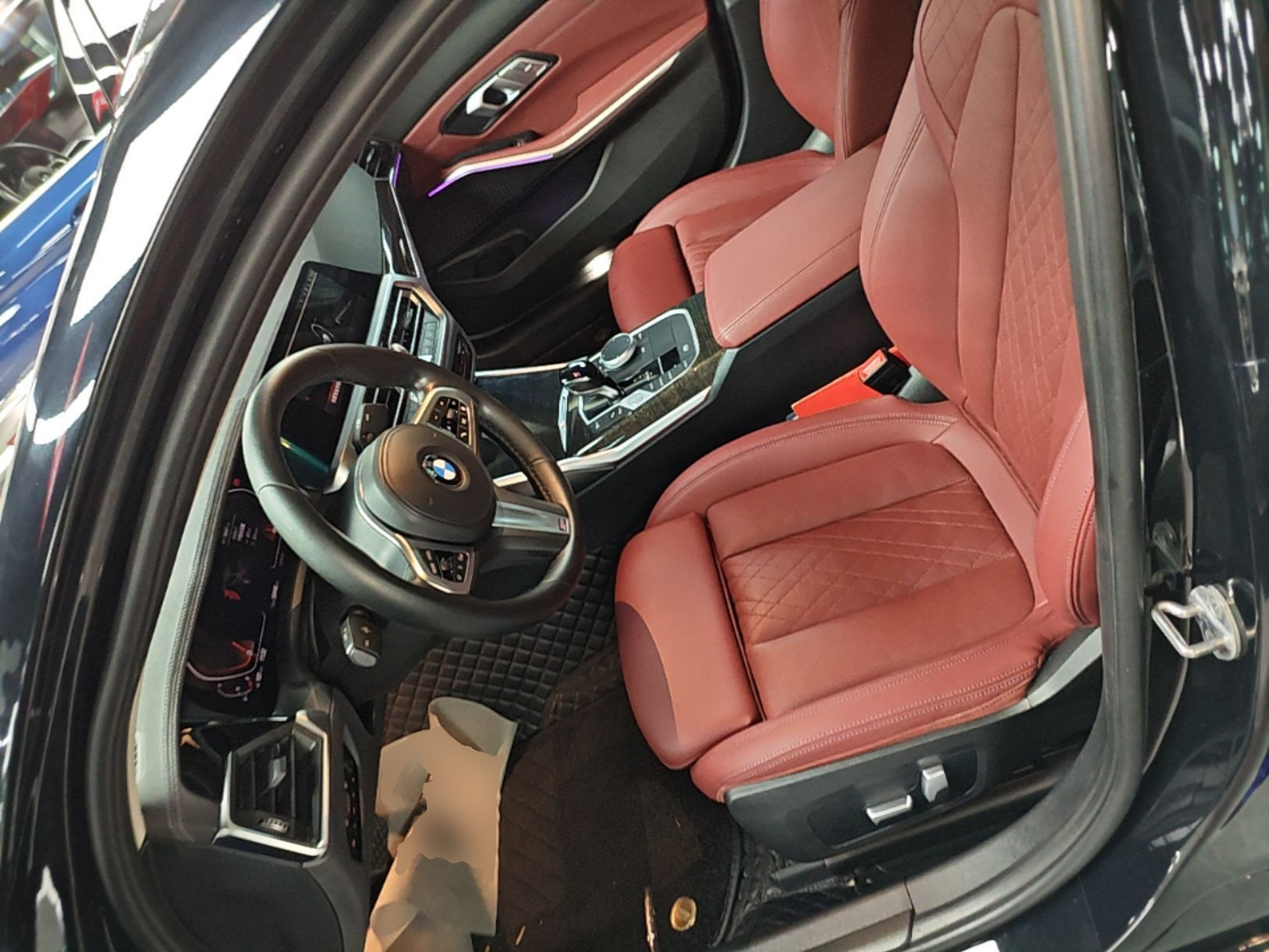 Vordere Reihe im Auto