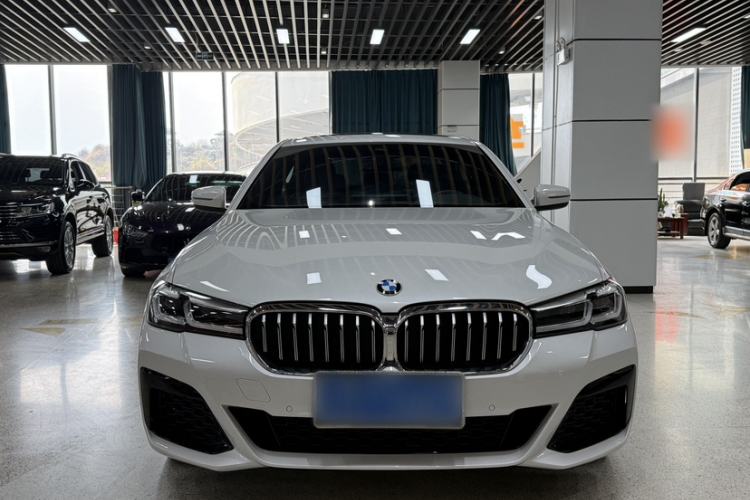 Used BMW 5 Series 2021 Facelifted 530Li Leading Edition M Sport Package Exterior 2