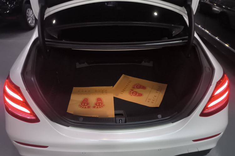 Used Mercedes-Benz E-Class 2016 E 200 L Sport Edition Trunk