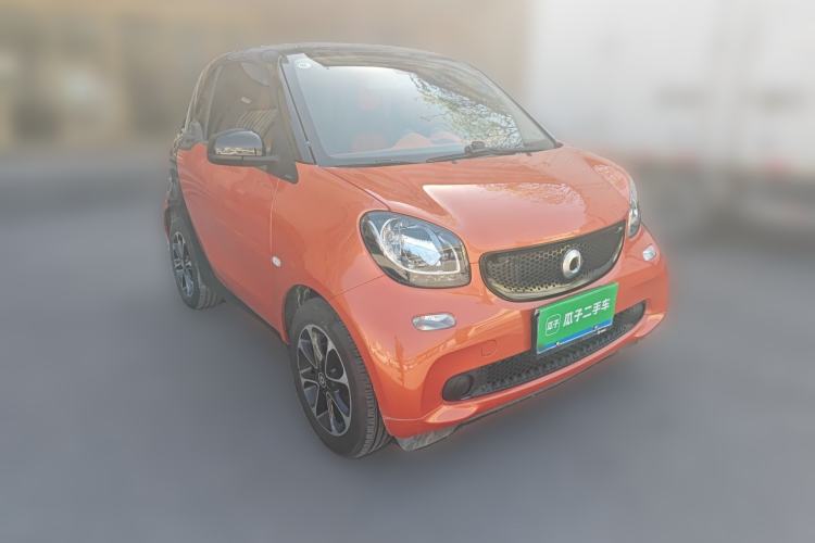 Used smart fortwo 2015 1.0L 52 kW Hardtop Passion Edition Front Right 45 Deg