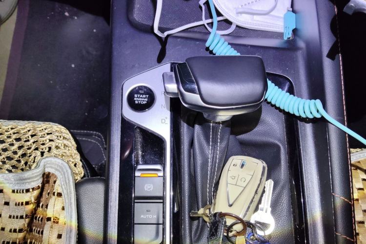 Used CHANGAN OSHAN X7 PLUS 2022 1.5T Blue Whale Edition Automatic Luxury 7-Seater Gear Lever