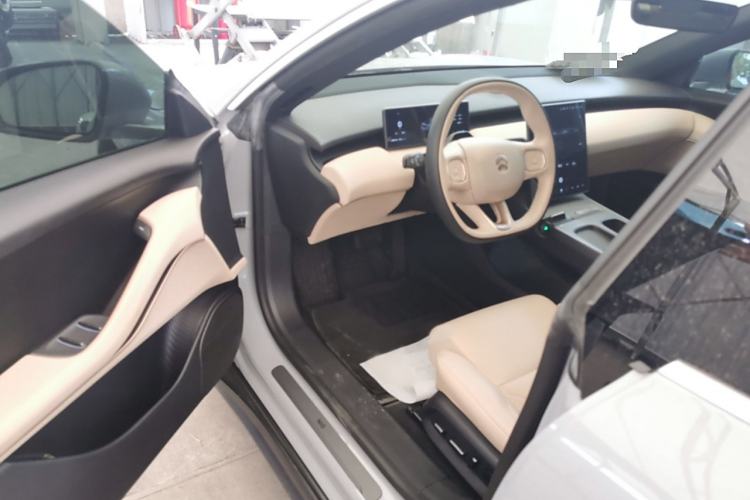 Used Nio ET5 2022 75 kWh Interior 3