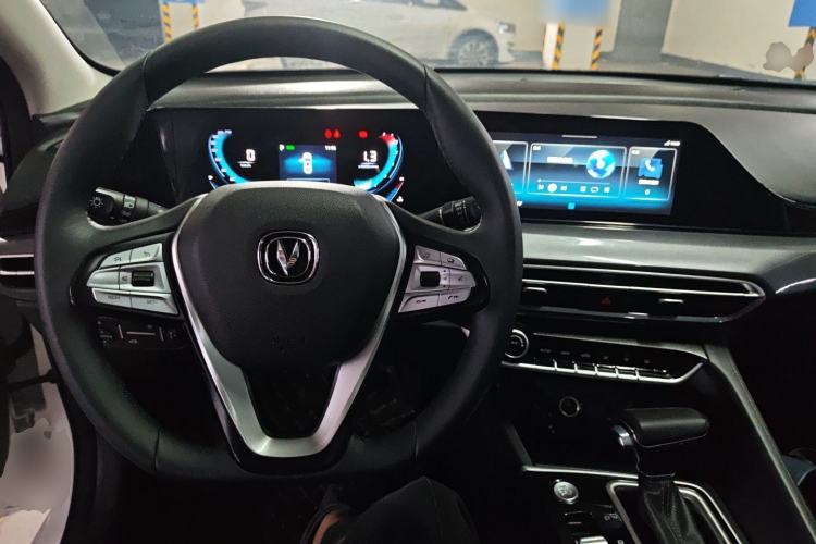 Used CHANGAN Eado 2020 PLUS Blue Whale NE 1.4T GDI DCT Prestige Model Center Console