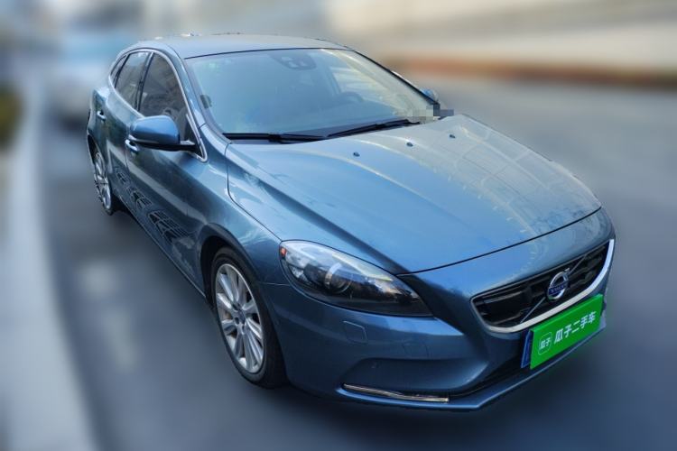 Used Volvo V40 2013 2.0T Zhiya Edition
