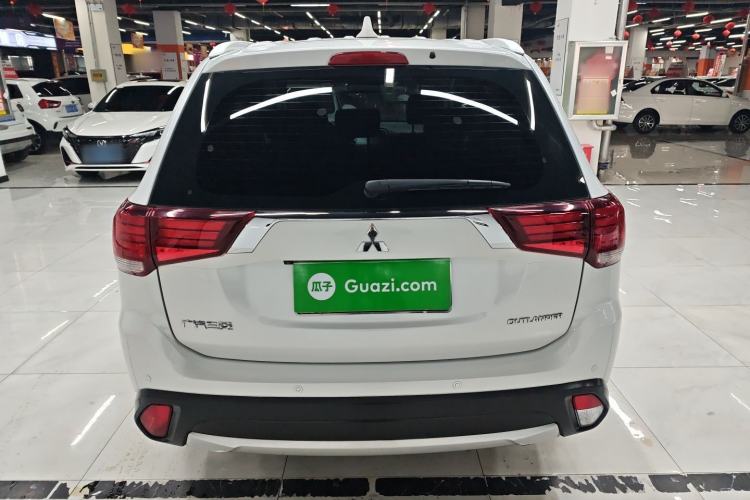 Used Mitsubishi Outlander 2018 2.0L Two-Wheel Drive Glory Edition 5 Seats