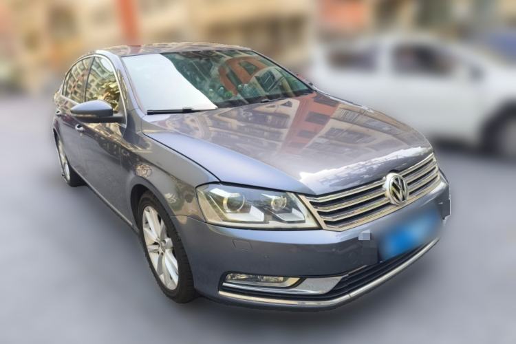 Used Volkswagen Magotan 2012 2.0 TSI Prestige Edition Front Right 45 Deg