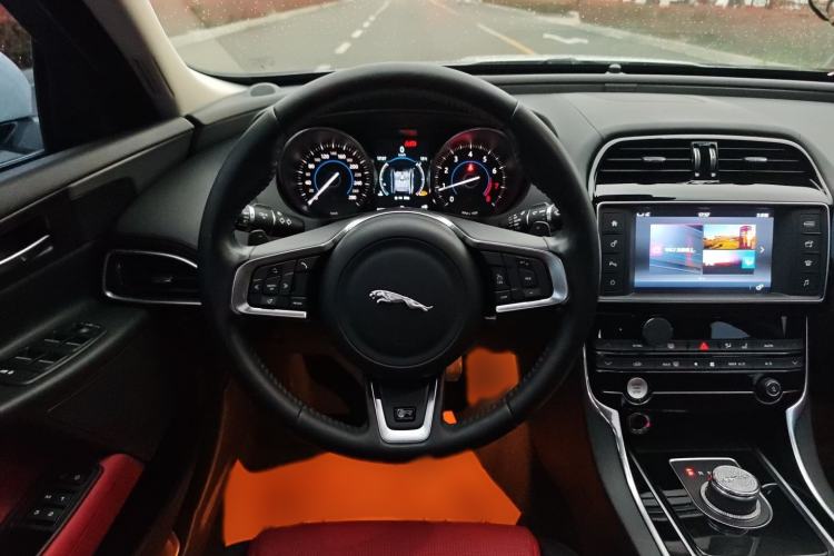 Used Jaguar XE 2017 2.0T 200 PS R-Sport
