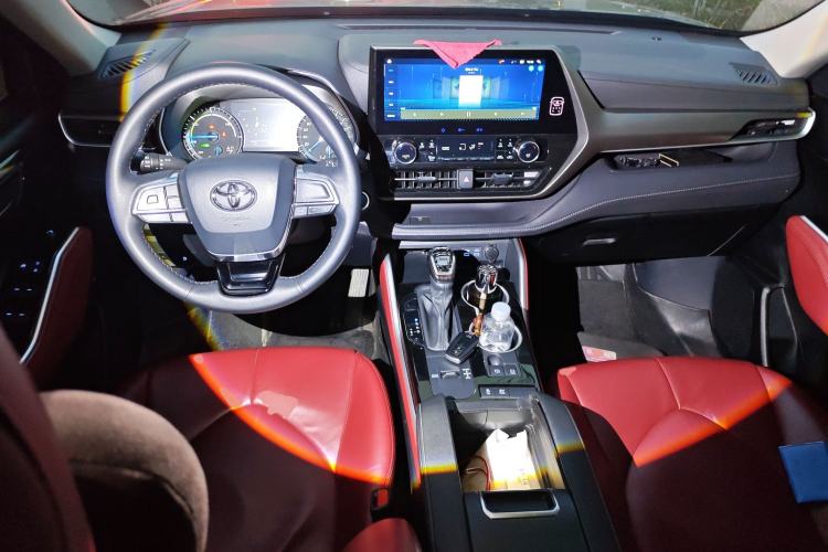 Used Toyota Highlander 2022 Dual-Engine 2.5L Two-Wheel Drive Elite Edition 7-Seater
