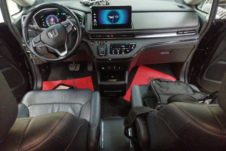 Used Honda Elysion 2022 2.0L eHEV Luxury Edition Center Console