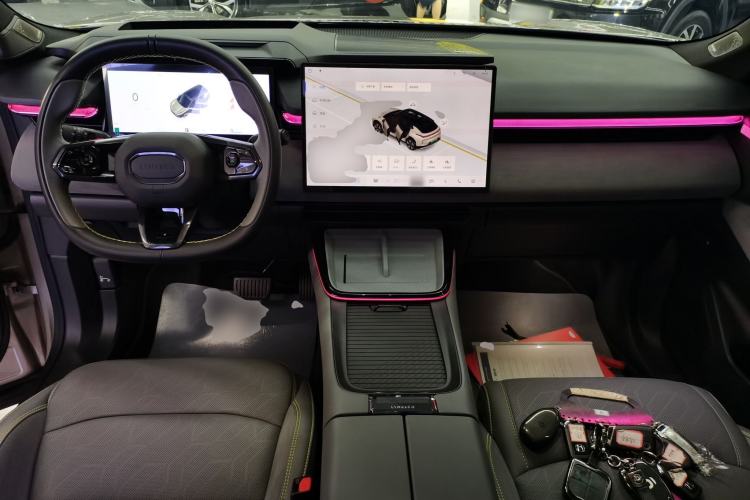 Used Lynk & Co 08 EM-P 2025 245km Ultra-Long Range Halo Center Console