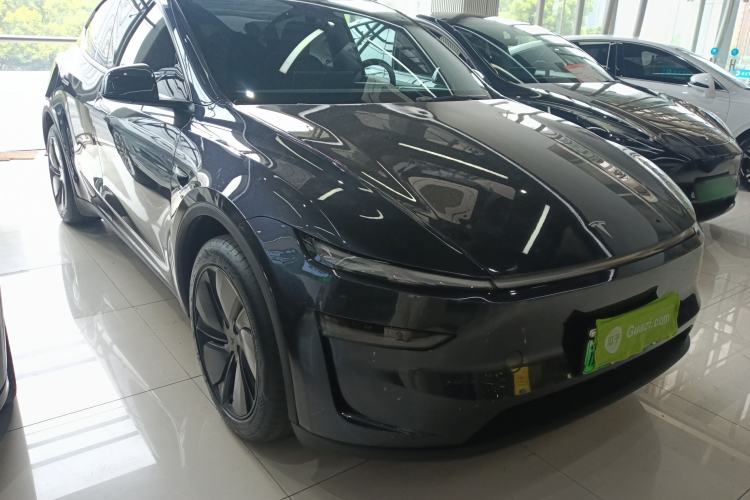 Used Tesla Model Y 2025 Rear-Wheel-Drive Version Front Right 45 Deg