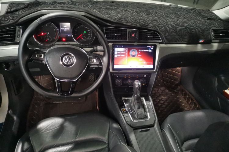 Used Volkswagen Lamando 2017 280TSI DSG Comfort Edition Center Console