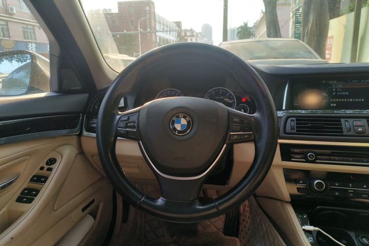 Used BMW 5 Series 2014 525Li Luxury Design Package Steering Wheel