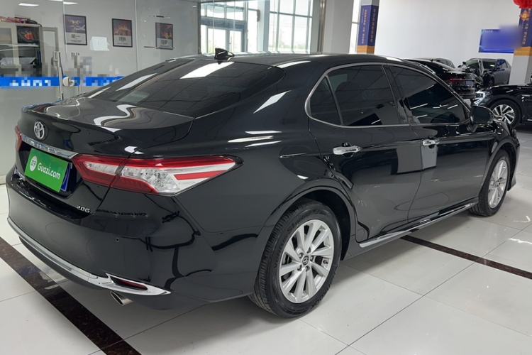 Used Toyota Camry 2023 2.0G Luxury Edition
