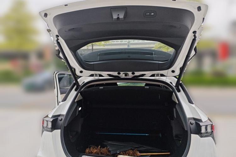 Used Lynk & Co 06 2020 1.5T YAO Halo Trunk