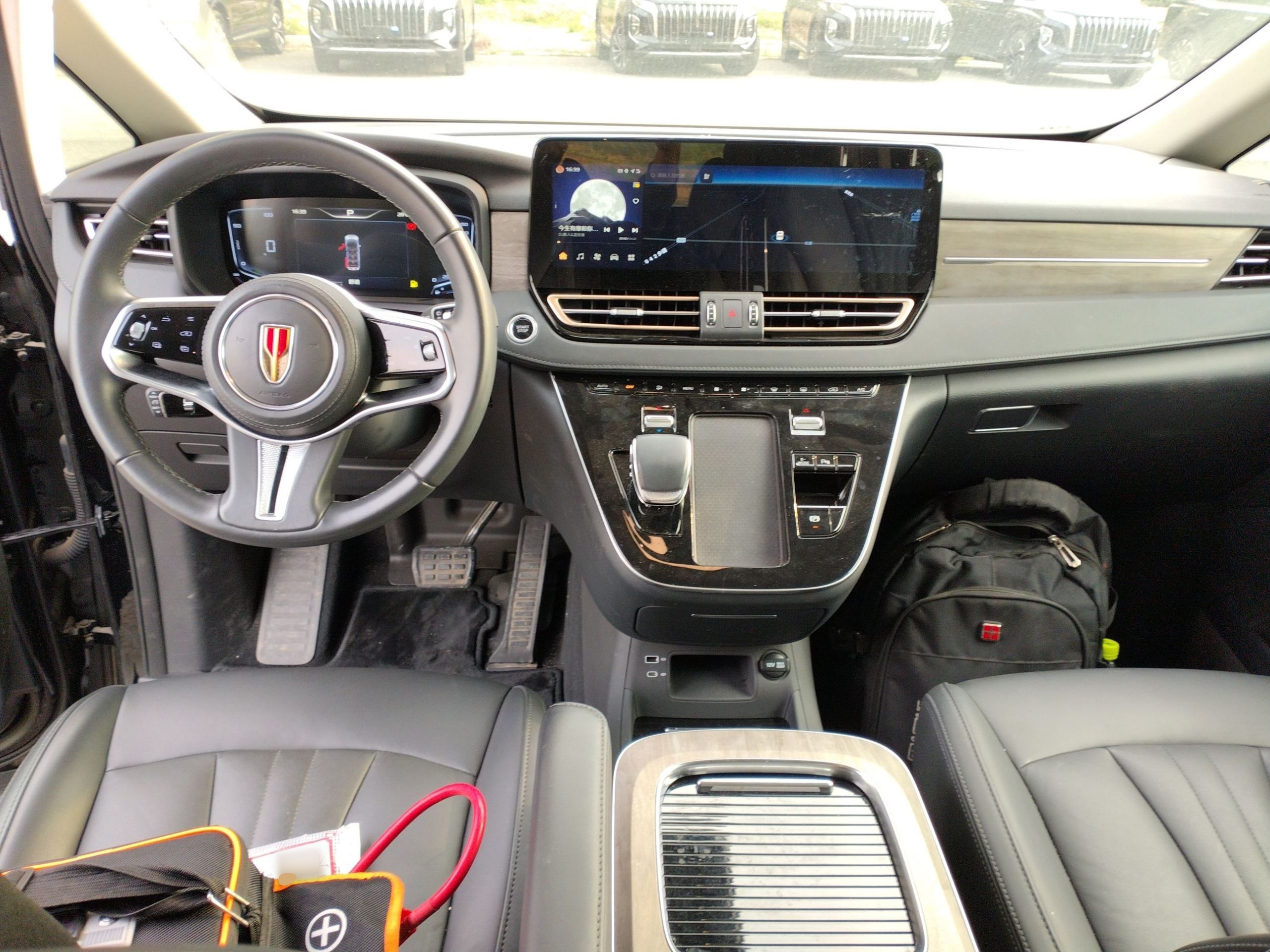 Hongqi HQ9 PHEV 2024 2.0T Four-Wheel Drive Business Edition — снимка 12