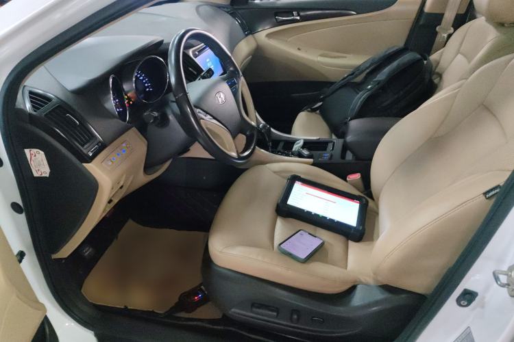 Used Hyundai Sonata 2013 2.0L Automatic Luxury Edition Driver Seat