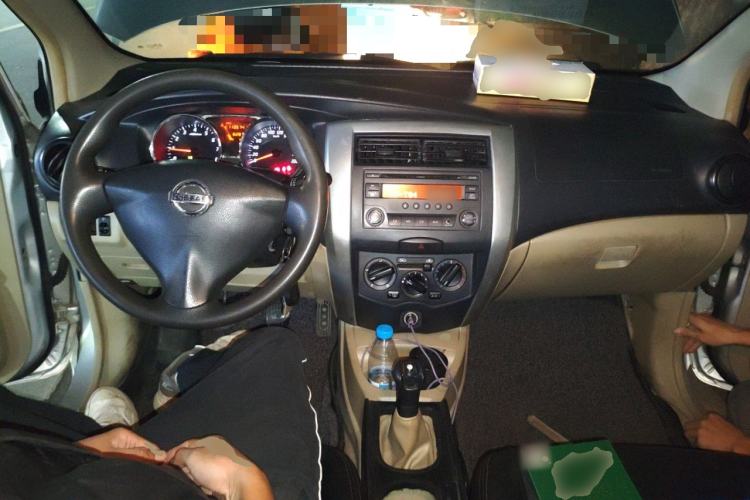 Used Nissan Livina 2013 1.6XE Manual Comfort Edition
