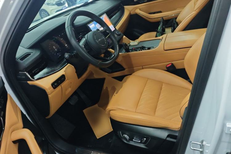 Used Lynk & Co 09 EM-P 2021 2.0T PHEV Halo Six-Seater Left Front Seat