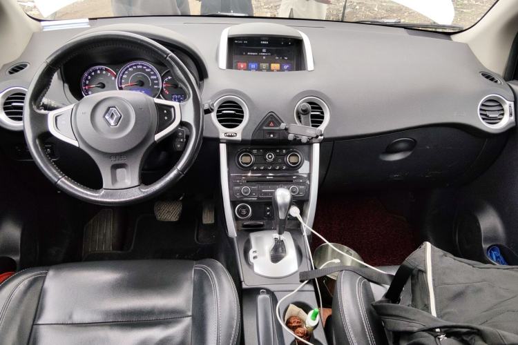 Used Renault Koleos 2014 Revised Version 2.0L Two-Wheel Drive Fashion Edition Center Console