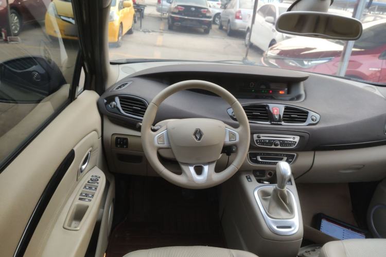 Used Renault Scenic Classic 2011 2.0 Comfort Edition with Scenic Design