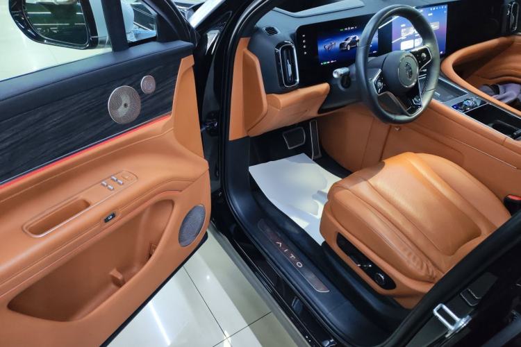 Used Hima AITO M9 2024 All-Electric Ultra Version 100 kWh 6-Seater Model Driver Seat