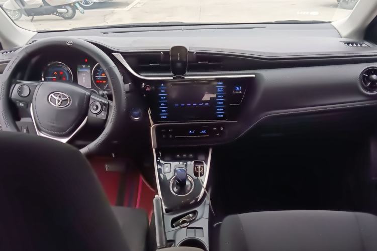 Used Toyota Levin 2017 Revised Dual-Engine 1.8H GS E-CVT Elite Sunroof Version China V Standard Center Console