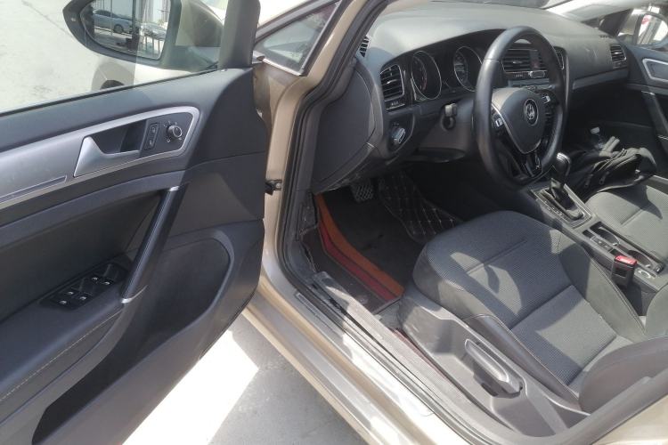 Used Volkswagen Golf 2018 230TSI Automatic Comfort Model Driver Seat