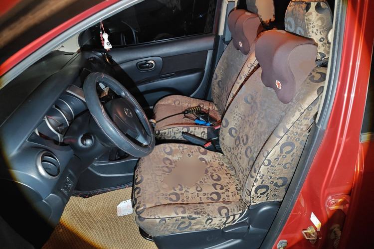 Used Nissan Livina 2010 Jingyue Edition 1.6L Manual All-Around Model