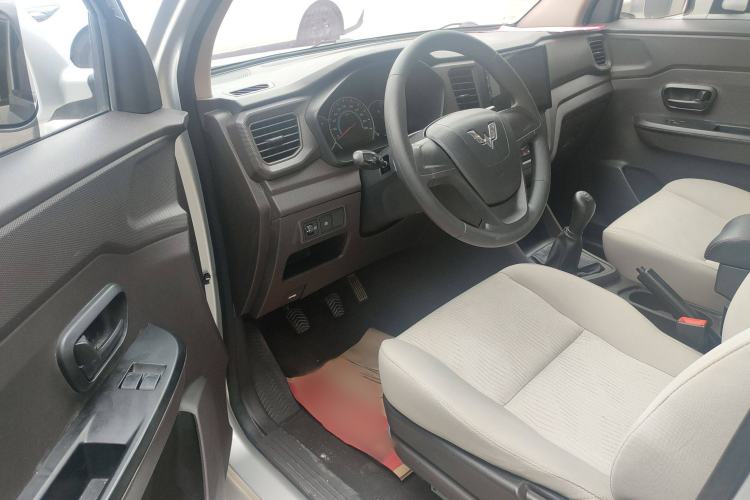 Used Wuling Hongguang V 2019 1.5L Standard Version L2B