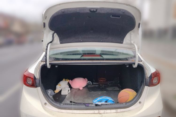 Used Mazda 3 Axela 2017 Sedan 1.5L Automatic Comfort Model Emission Standard China V Trunk