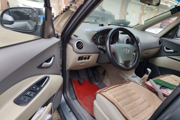 Used JAC Group Refine M2 2011 1.8L MT Comfort Model with Optional 5-Seater Configuration