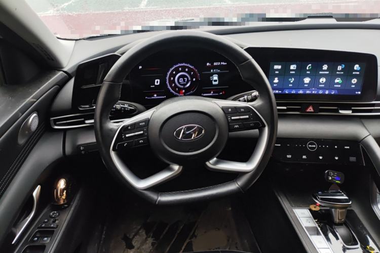 Used Hyundai Elantra 2022 1.5L CVT LUX Prestige Edition
