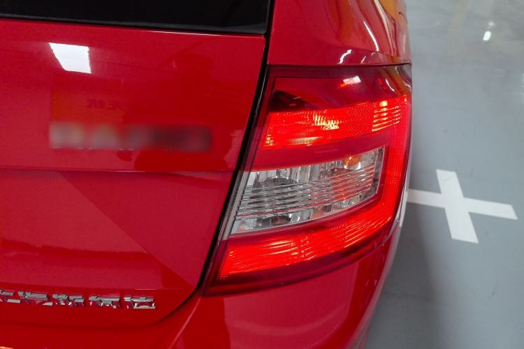 Used Skoda Rapid Spaceback 2016 Revised Version 1.4L Manual Front-Drive Edition