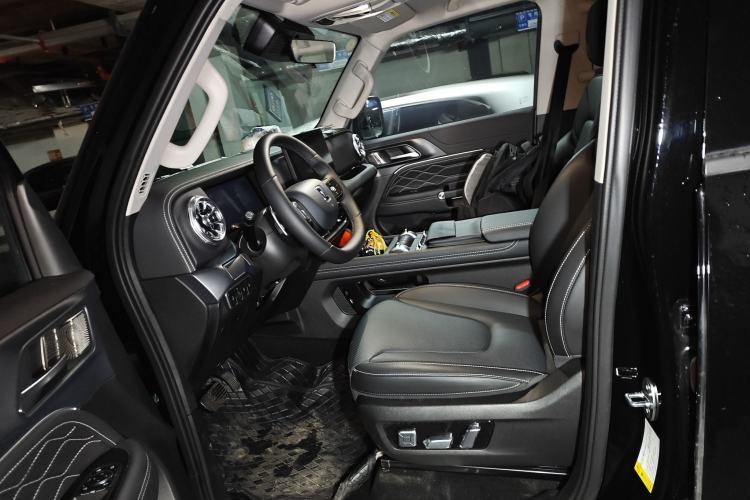 Used Tank 300 2025 2.4T Diesel Version
