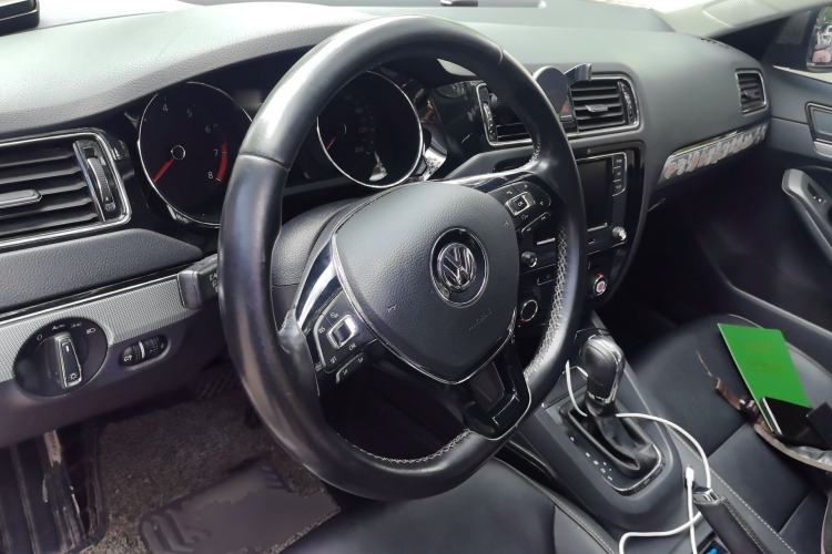 Used Volkswagen Sagitar 2018 1.6L Automatic Comfort Model Steering Wheel