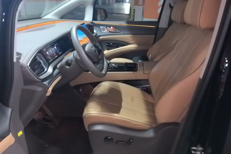 Used Denza D9 2022 DM-i 970 Four-Wheel Drive Prestige Model