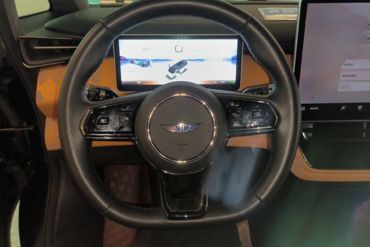 Used Geely Galaxy LEVC L380 2024 140-Degree 6-Seater All-Wheel-Drive Ultra