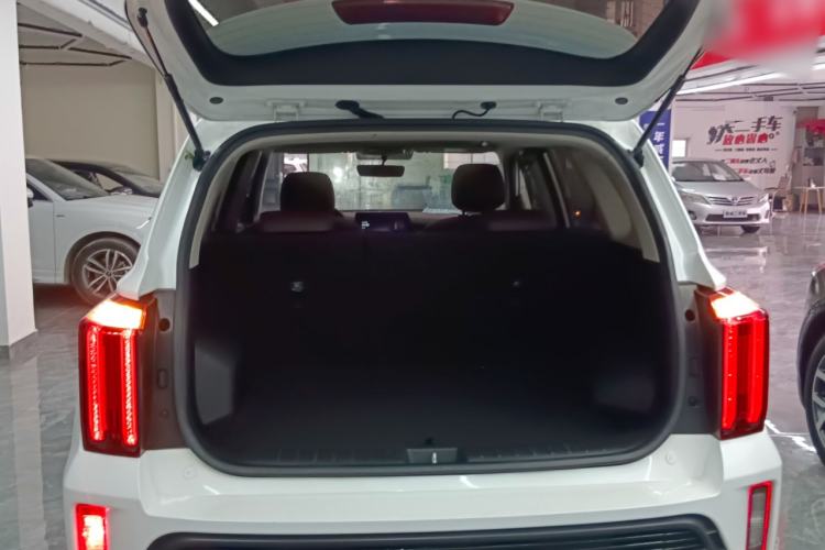 Used Kia Sportage R 2021 Ace 2.0L Splendid Edition Trunk