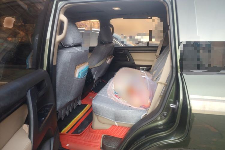 Used Toyota Land Cruiser 2011 4.0L GX Parallel Import