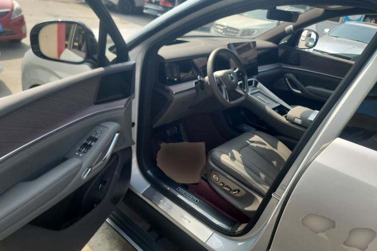 Used Denza N9 2025 Flagship Model
